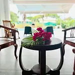 Grande villa avec piscine